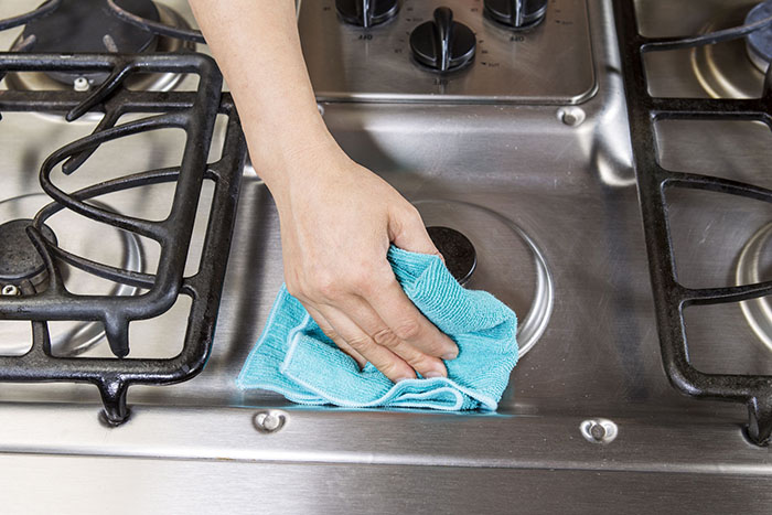 Cooktop Cleaning With Baking Soda