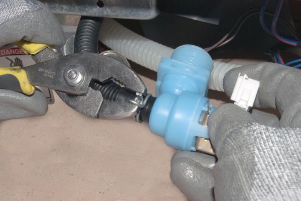 Dishwasher water valve
